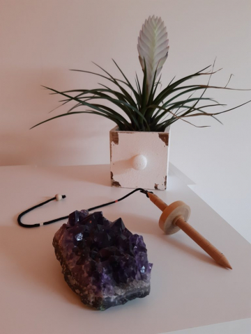 tillandsia, ametista e pendolo cono fittizio tillandsia, ametista e pendolo cono fittizio