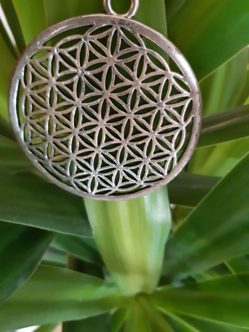 ciondolo fiore della vita geometria sacra